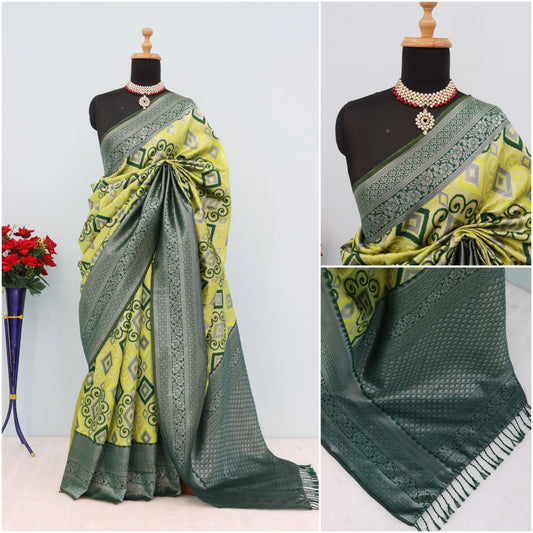 Vastrame Gold Woven Kanjivaram Style Art Silk Saree With Blouse Piece